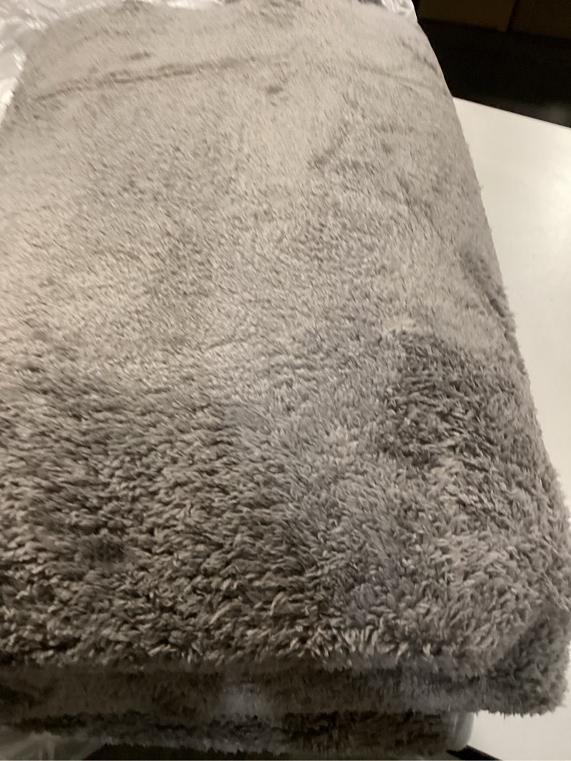 Condition photo showing Good Condition for Large Ultra Soft Modern Area Rugs for Living Room Bedroom, 5x8 Feet Dark Grey Thickened Memory Foam Indoor Solid Minimalist Carpets, Non-Slip Comfy Rug for Boys Girls Nursery Room Home Decor 5' x 8' (Rectangular) Dark Grey