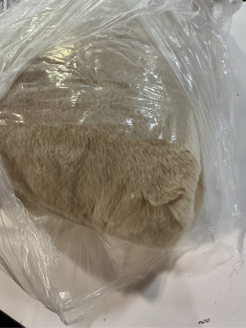 Condition photo showing New/Like New for luxury faux fur throw, 60x80, champagne