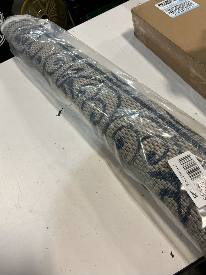 Condition photo showing New/Like New for jonathan y smb106c-4 charleston vintage filigree textured weave indoor/outdoor gray/navy 4 ft. x 6 ft. area-rug, classic,easy-cleaning,hightraffic,livingroom,backyard, non shedding gray/navy 4 x 6