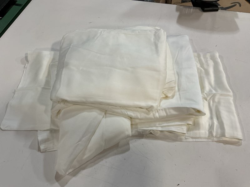 Condition photo showing Good Condition for quince bamboo sheet set king color ivory