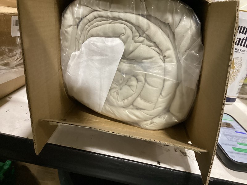 Condition photo showing New/Like New for wdcozy beige queen size quilts bedding sets with 2 pillow shams, neutral lightweight soft bedspread coverlet, quilted blanket thin comforter bed cover for all season, 3 pieces, 90x90 inches wheat queen