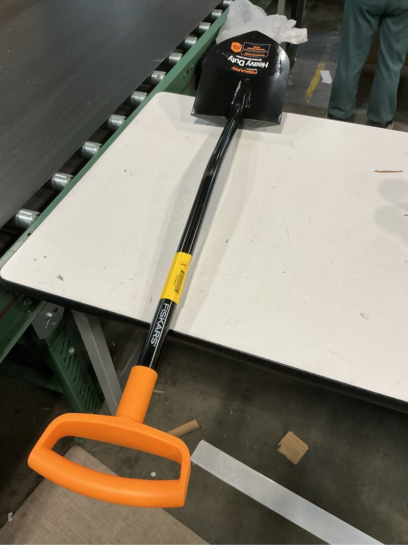 Condition photo showing Good Condition for fiskars 46 in. steel digging shovel steel handle