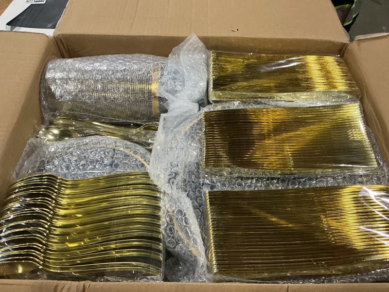 Condition photo showing Good Condition for n9r 600pcs black and gold plastic dinnerware set, disposable plastic plates includes 100 dinner plates, dessert plate, cups, spoons, forks, knives for 100 guests, perfect for party, wedding, birthday