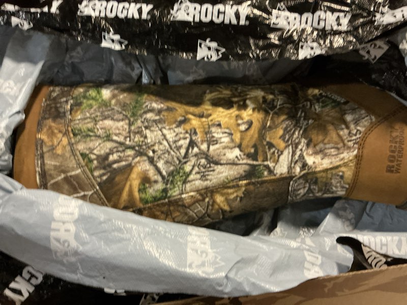 Condition photo showing Good Condition for rocky retraction waterproof side-zip snake boot 11 wide realtree xtra