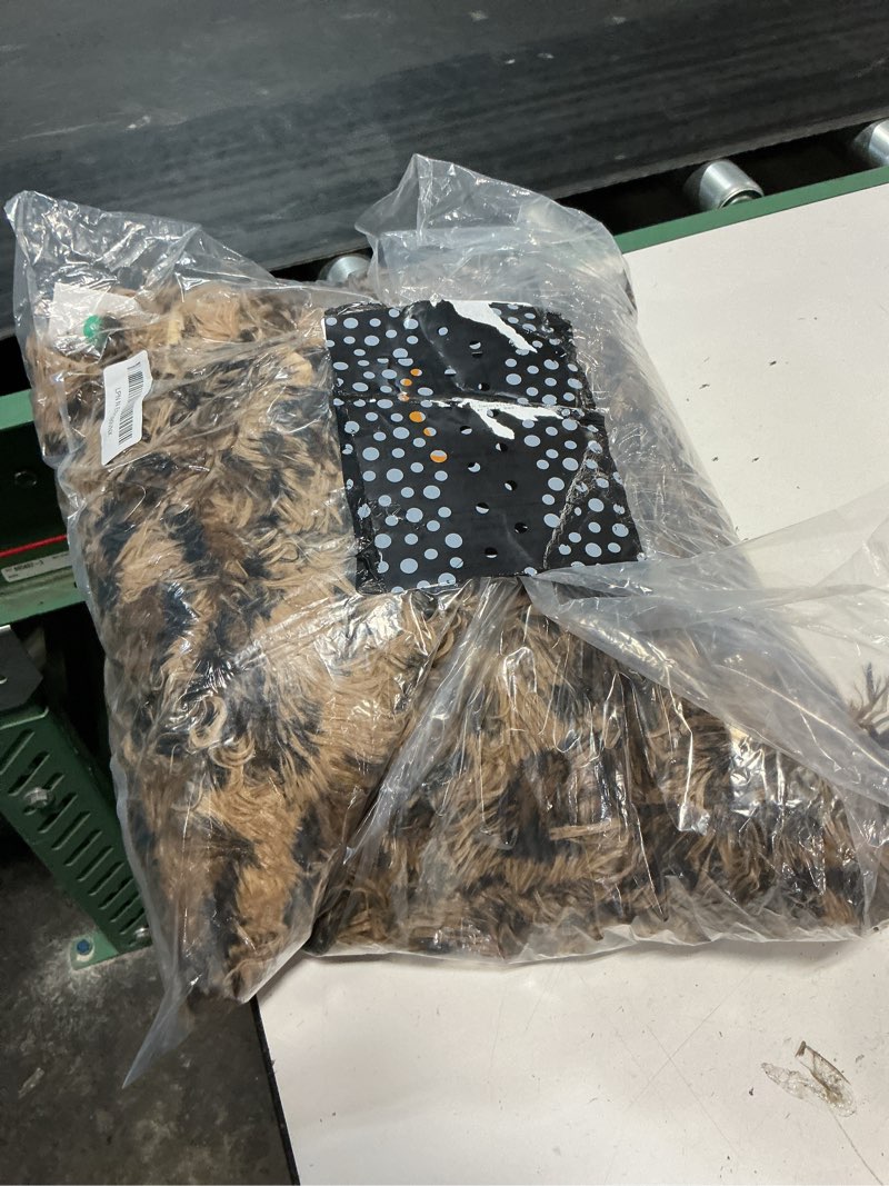 Condition photo showing Good Condition for xege luxury faux fur leopard print throw, soft 50x60 cheetah print fluffy blanket, shaggy plush decorative couch throw, cute furry fuzzy animal print blanket for sofa bed, brown 50" x 60" cheetah print brown