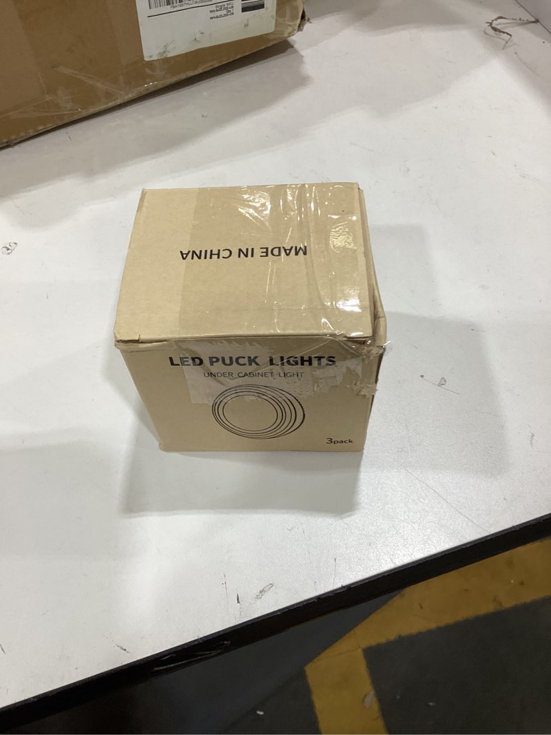 Condition photo showing Good Condition for led puck lifhts