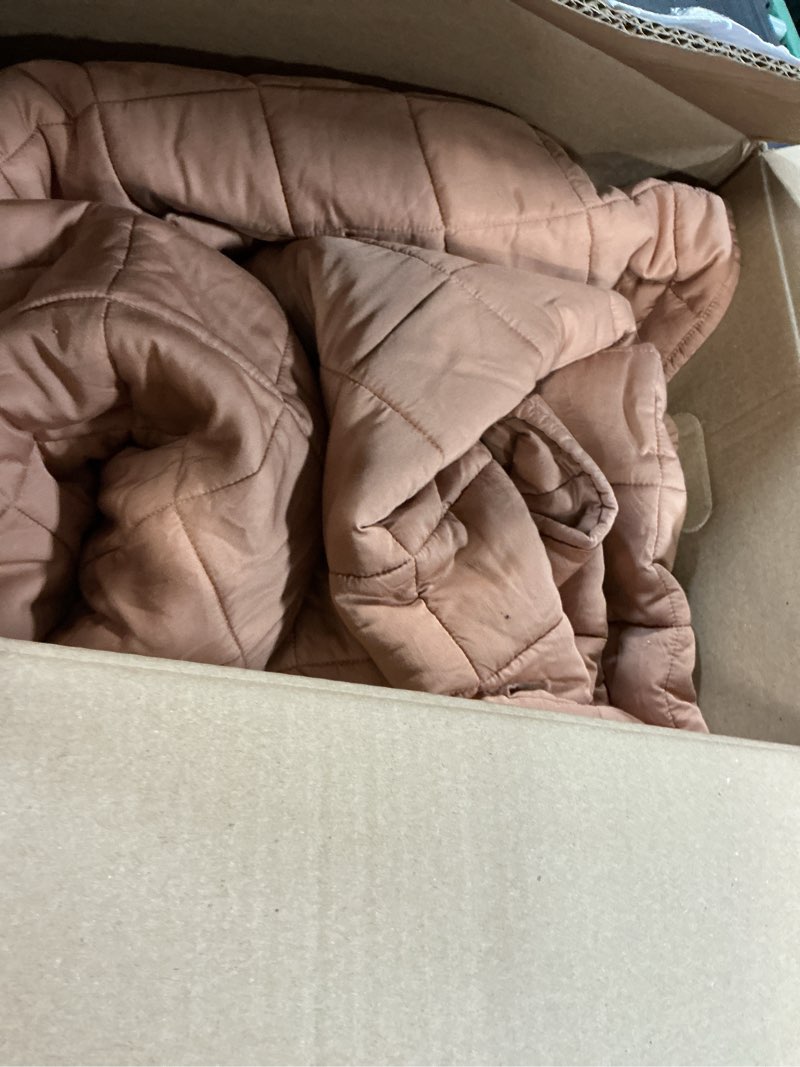 Condition photo showing As Is for bamboo box quilt, king/cal king, clay
