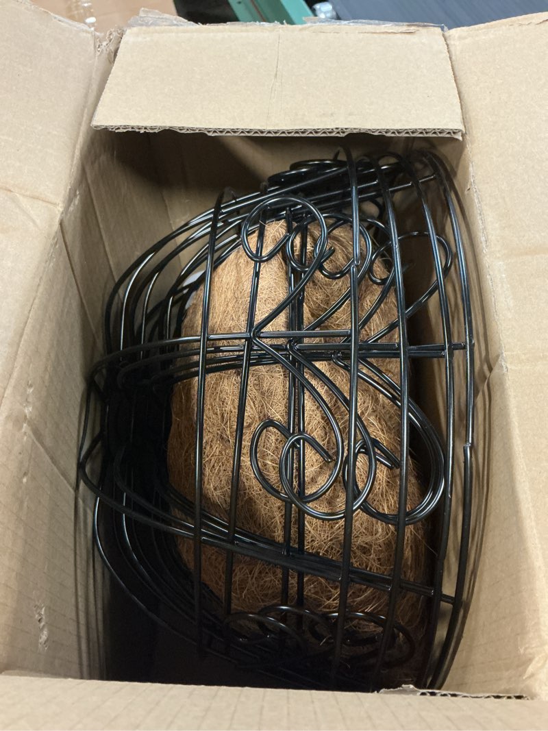 Condition photo showing Good Condition for amagabeli 4 pack 14 inch metal hanging baskets planter outdoor round wire hanging basket for plants with coco fiber liners chain plant holder for garden patio deck porch plants vegetables flower pots 14 inch planters 4-pack hanging baskets