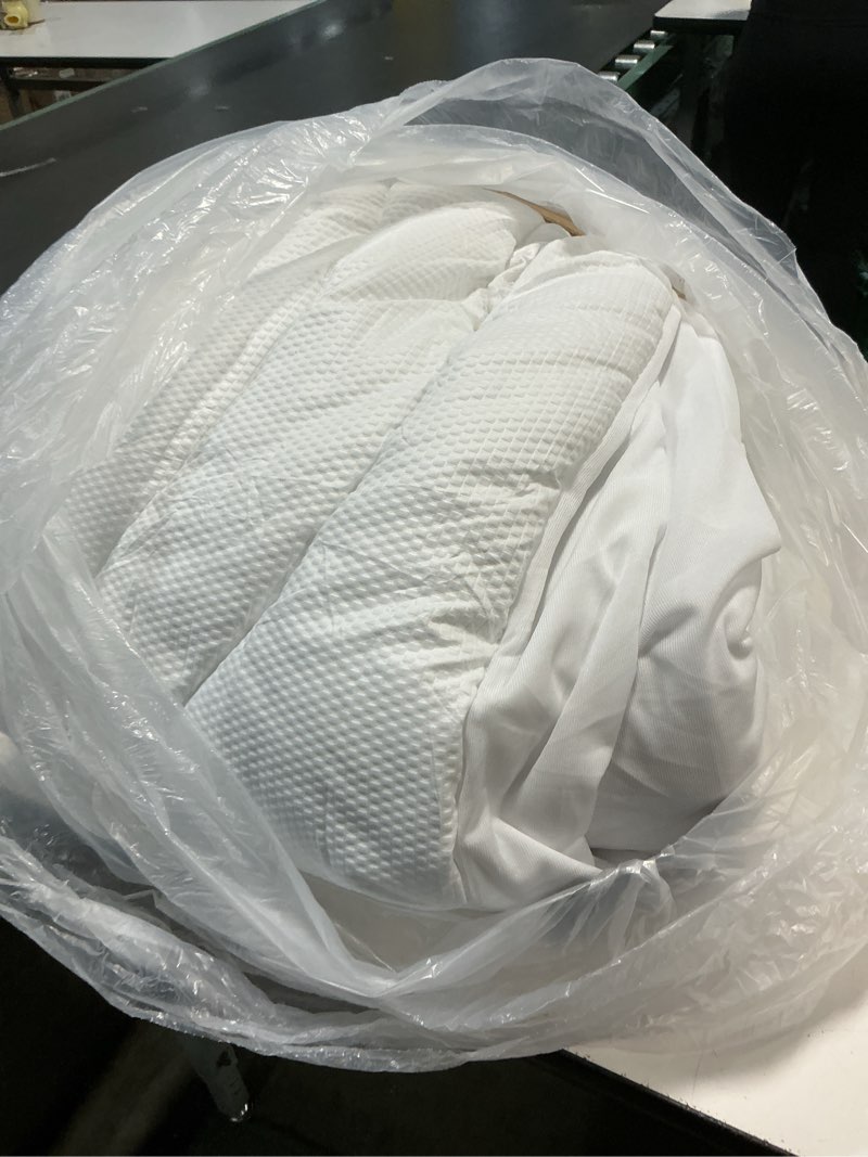 Condition photo showing Good Condition for bedsure waterproof mattress protector queen size - quilted fitted waterproof mattress pad topper with 8-21 inches deep pocket, noiseless bed cover padded, machine washable,white, 60x80 inches queen white