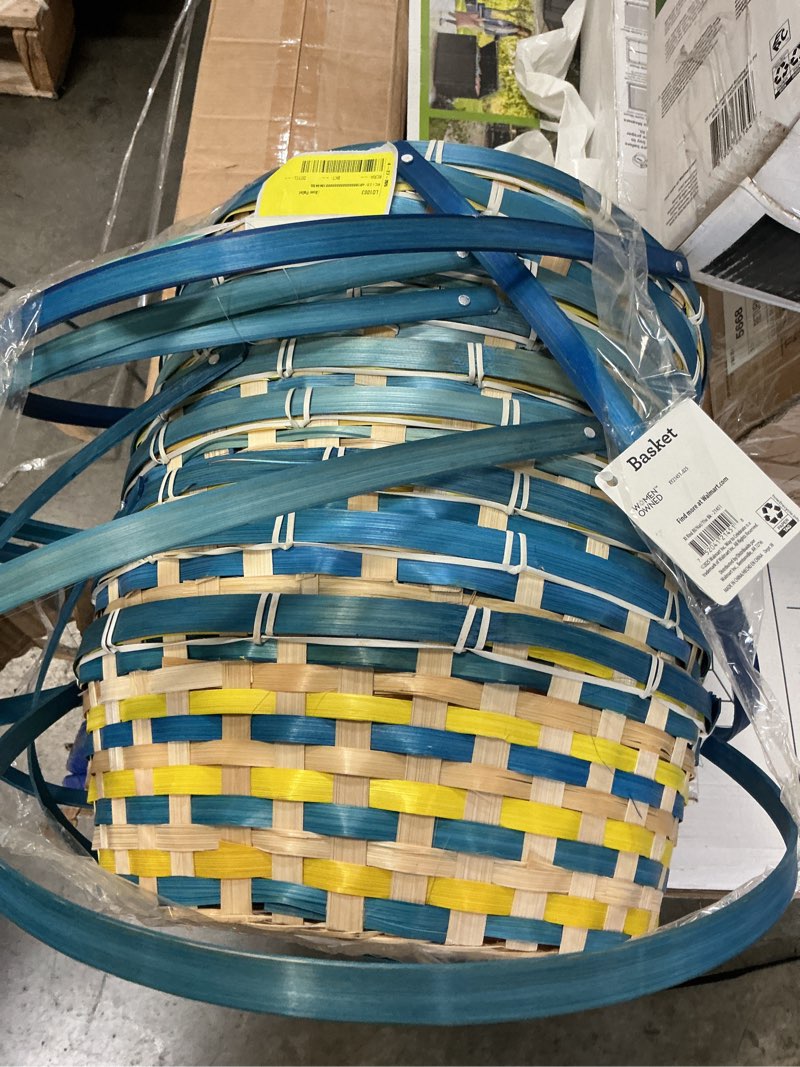 Condition photo showing As Is for multi colored bamboo round baskets 9 pc