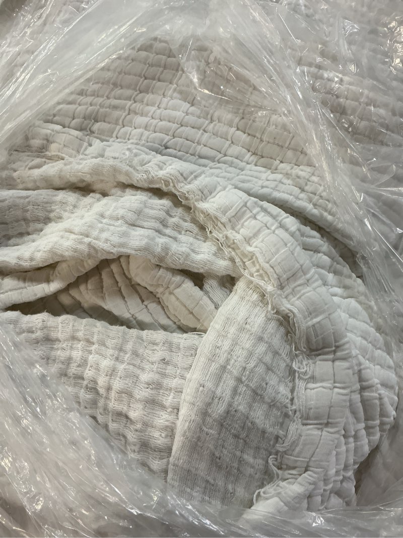 Condition photo showing Good Condition for organic ribbed cotton coverlet set, king/cal king, white