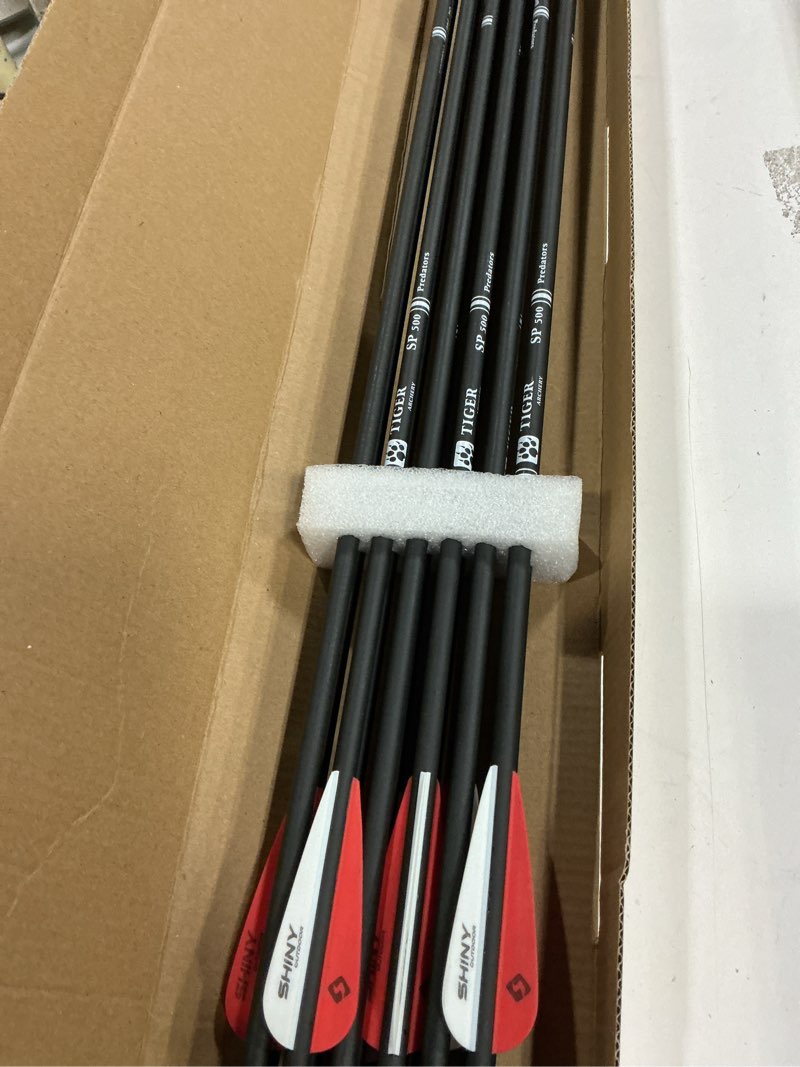 Condition photo showing New/Like New for 30inch carbon arrow practice hunting arrows with removable tips for compound & recurve bow(pack of 12) red white