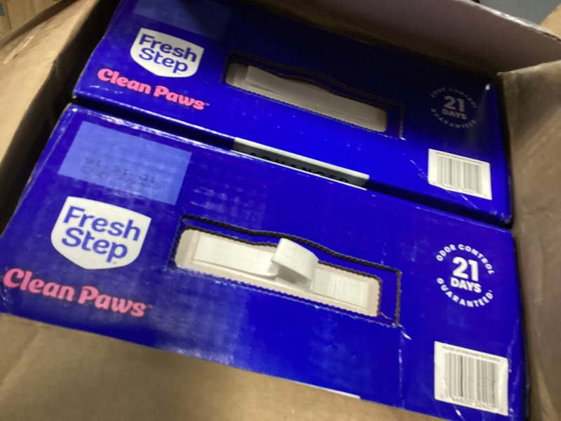 Condition photo showing Good Condition for fresh step advanced clean paws multi cat clumping cat litter with febreze freshness, low dust, odor control with ammonia block tech, compatible in automatic litter boxes, 37 lbs. (2 x 18.5 lb.) scented litter with the power of febreze™
