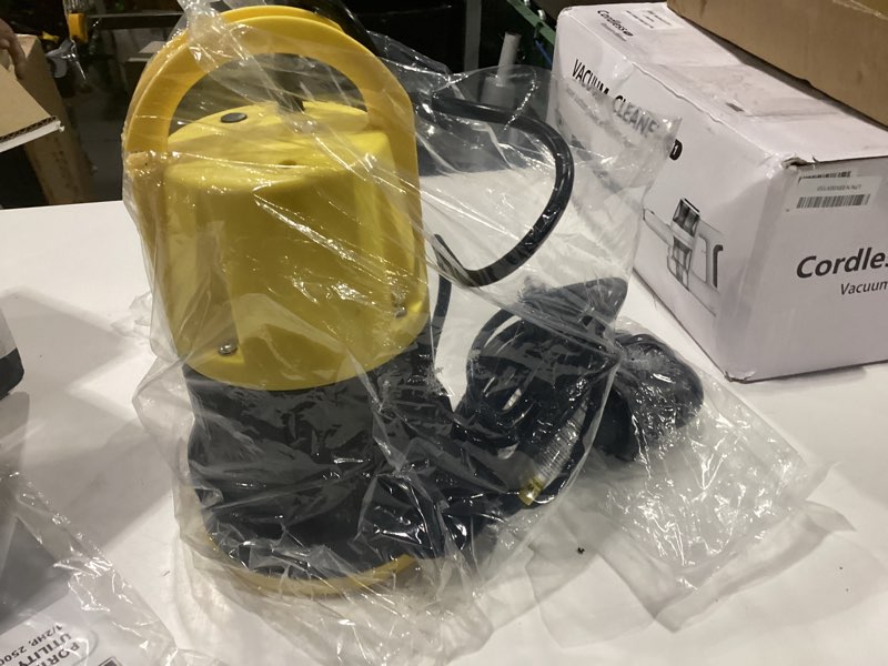 Condition photo showing New/Like New for submersible sump pump 1/2hp portable water pump 2500gph drain water for pool pond hot tub flooded house high flow/low water level mode adjustable 0.5 horsepower