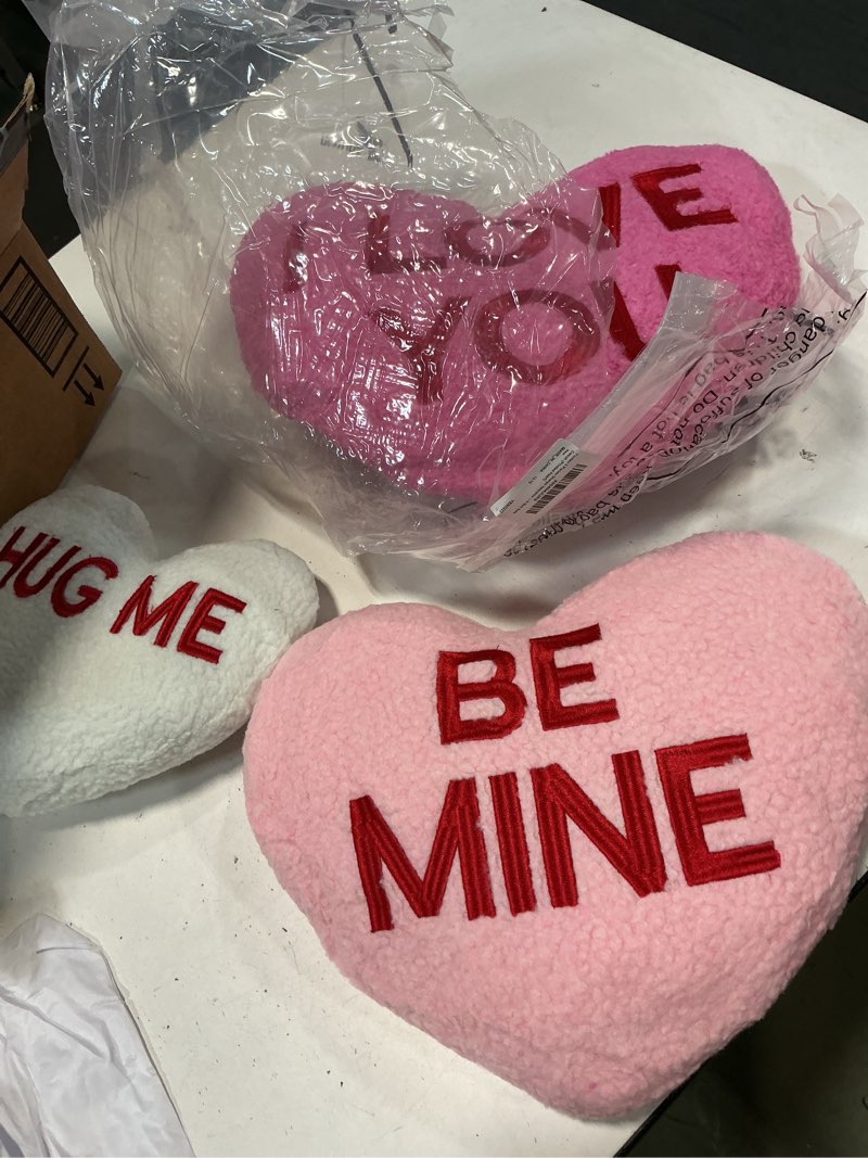 Condition photo showing Good Condition for 3 Pieces Sherpa Valentine‘s Day Heart Shaped Decorative Throw Pillow Red Pink Fluffy Love Decorative Cute Throw Pillows Aesthetic Coquette Room Decor for Gift Bed Sofa Couch (Printed Heart)