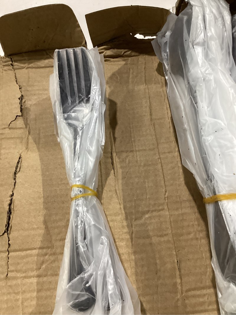 Condition photo showing New/Like New for Gutuwellea 84 Pieces Black Silverware Set Service for 12 Flatware Set with Straws Stainless Steel Utensils Cutlery Set Dishwasher Safe Black 84