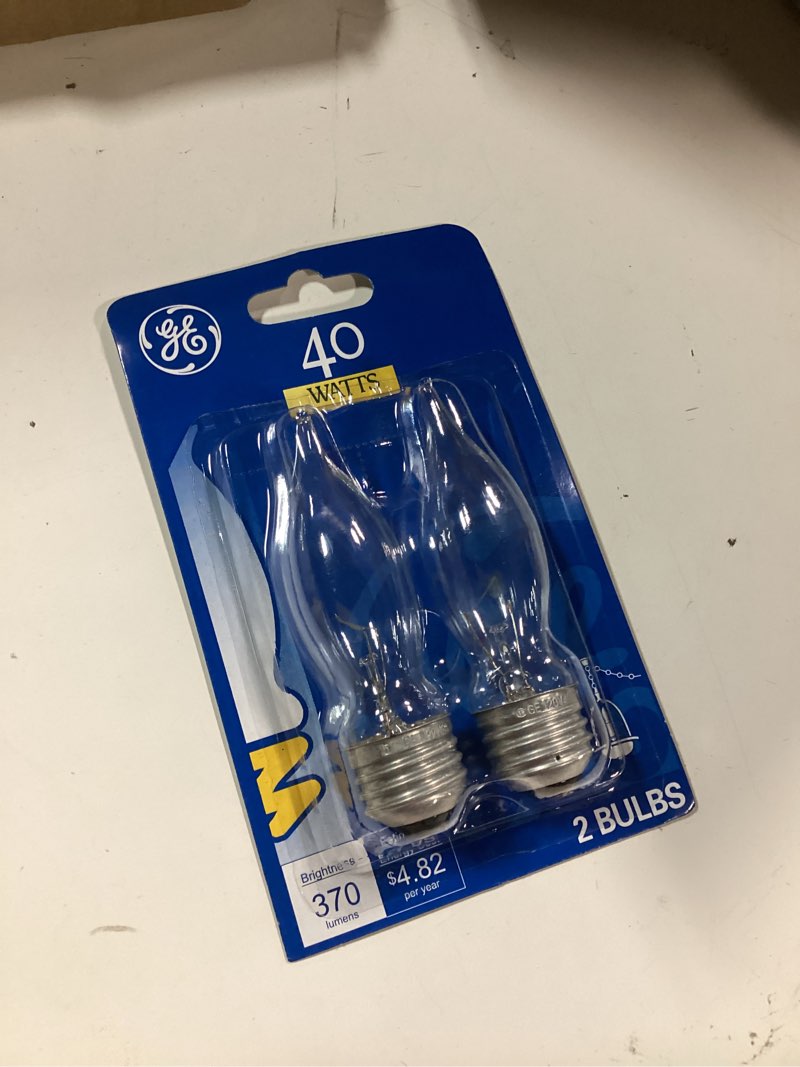Condition photo showing New/Like New for 12 ge light bulbs 40watts bent tip crystal clear medium base decorative new 6-pk