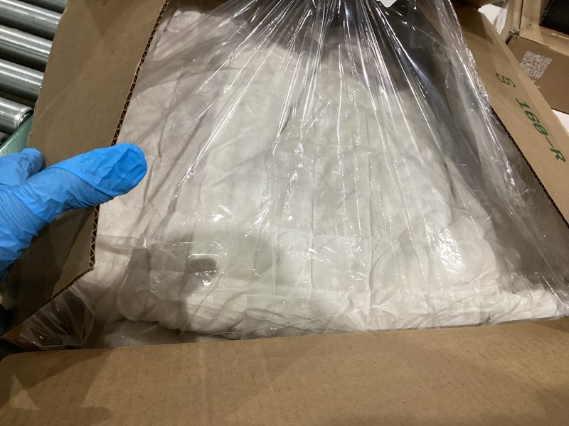 Condition photo showing Good Condition for recyco luxury velvet quilt set twin/twin xl size, lightweight velvet comforter set, oversized bedspread coverlet quilted bedding set, with 1 matching pillow sham, for all season, cream white twin/twin xl (68" x 92") cream white