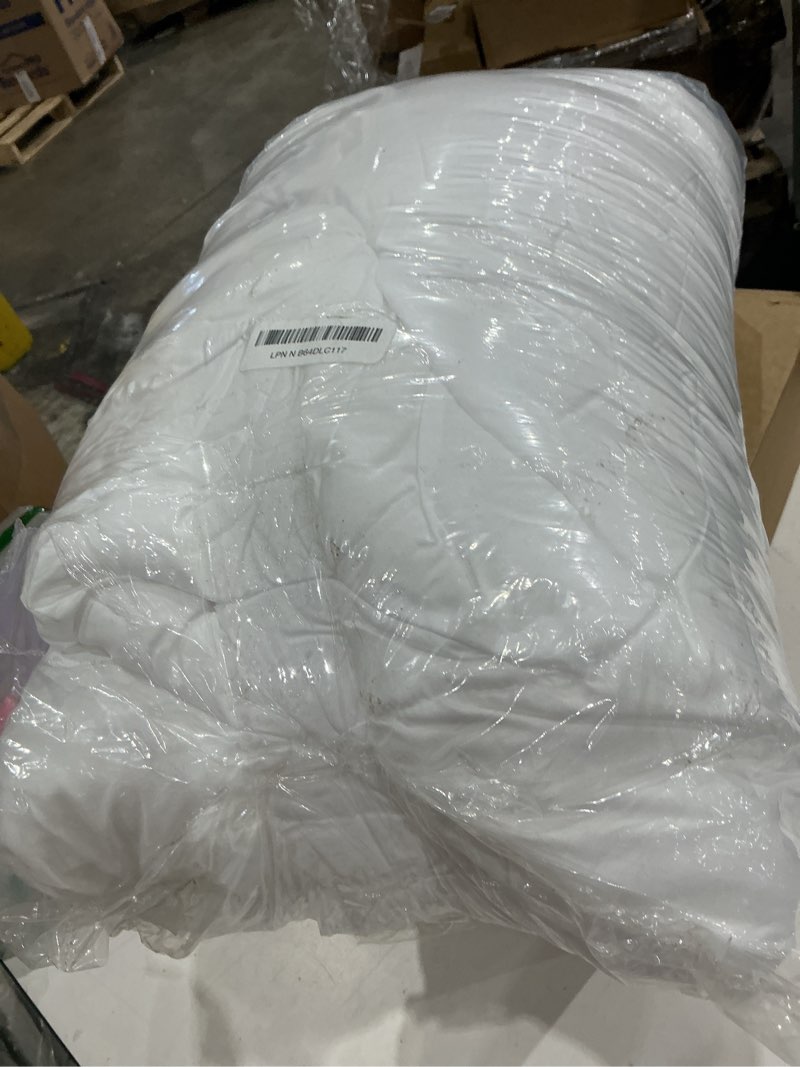 Condition photo showing Good Condition for sunflower king duvet insert comforter down alternative filling cotton shell all season hypoallergenic warm breathable noiseless machine washable 88"x104"with corner taps king white / thick