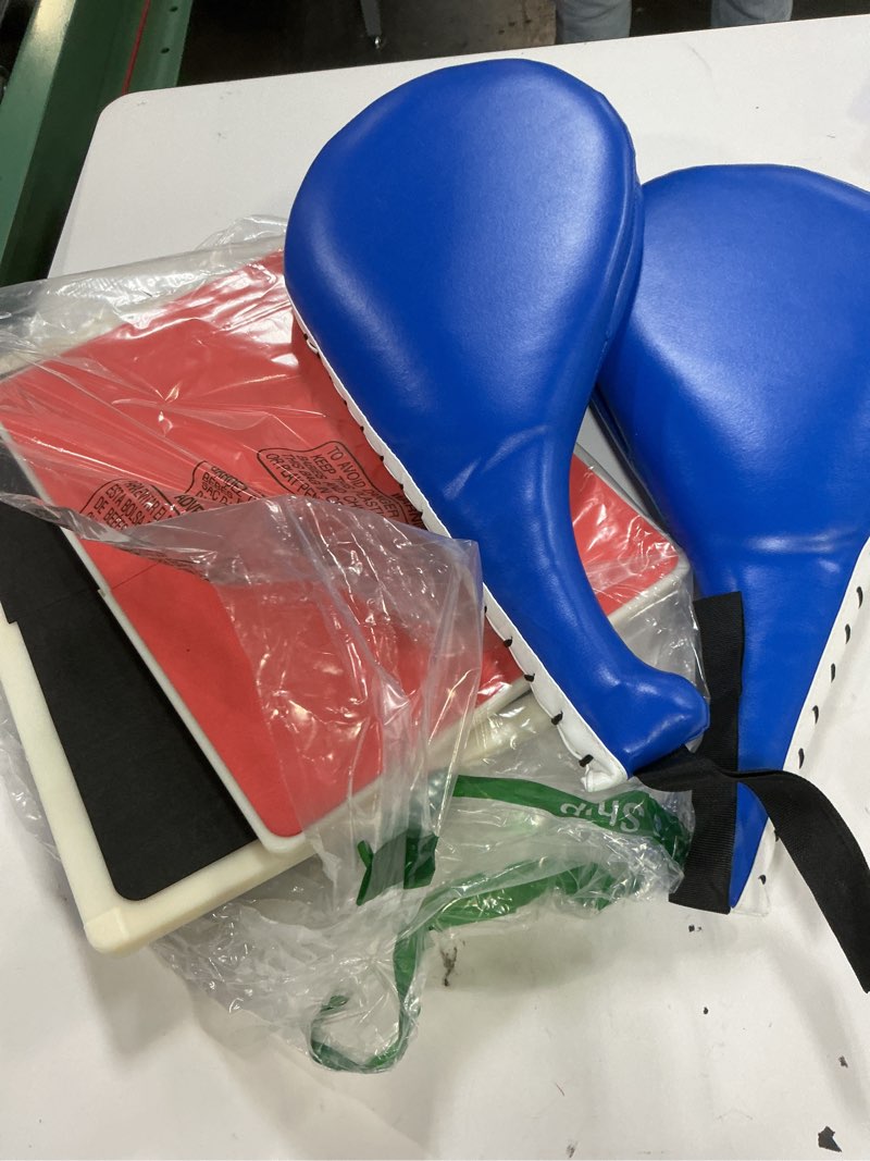 Condition photo showing Good Condition for lenwen 4 pcs taekwondo training set, 2 rebreakable taekwondo breaking boards & 2 kick pads for martial arts training karate equipment punching target youth beginners blue-red-black 0.39'',0.63''