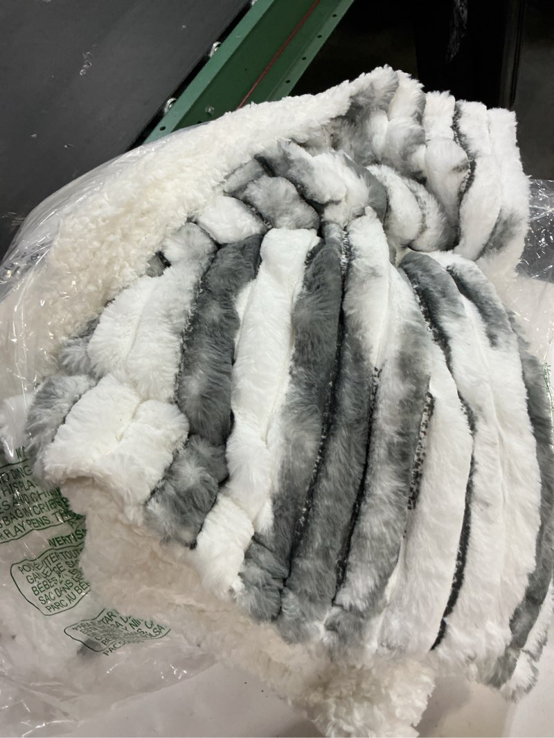 Condition photo showing As Is for sealy electric blanket queen 84"*90",super cozy faux fur to sherpa reversible heated blanket queen size with 10 heating levels & 1-12 hours auto off overheating protection machine washable,blue white blue white queen size 84" x 90"