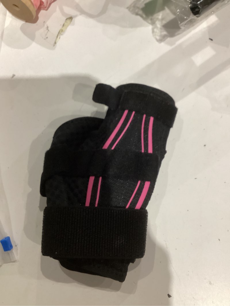 Condition photo showing Good Condition for FREETOO Ergonomical Thumb Brace Right Hand or Left Hand for Arthritis Pain and Support, Thumb Splint for Trigger Thumb, Thumb Support for De Quervains Tenosynovitis, Fits Palm 7.5''-8.5'' S/M Pink S/M - Fit both hands Pink / Black