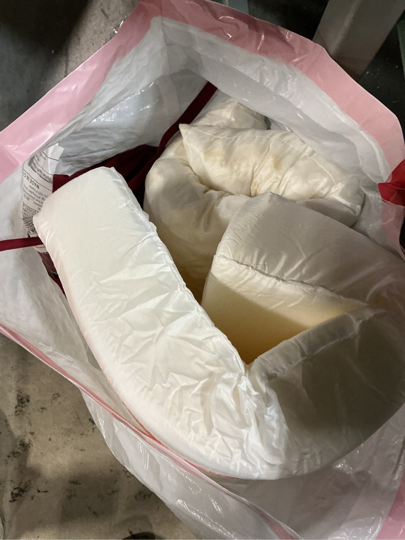Condition photo showing Good Condition for Waterproof Outdoor Chair Cushions 22x22, Outdoor Cushions for Patio Furniture with Removable Cover, Outdoor Deep Seat Patio Cushion Set with Backrest for Sofa, Couch and Patio Chairs, Burgundy