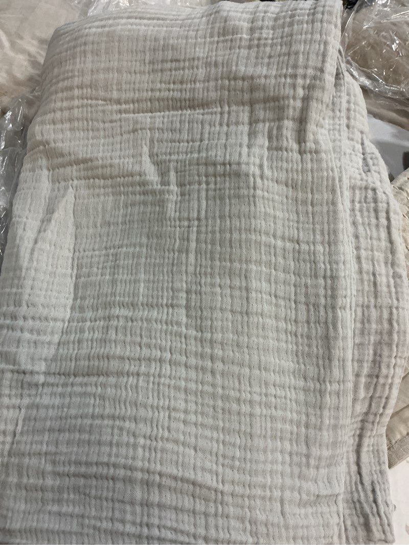 Condition photo showing Good Condition for quince organic cotton gauze sham set king 