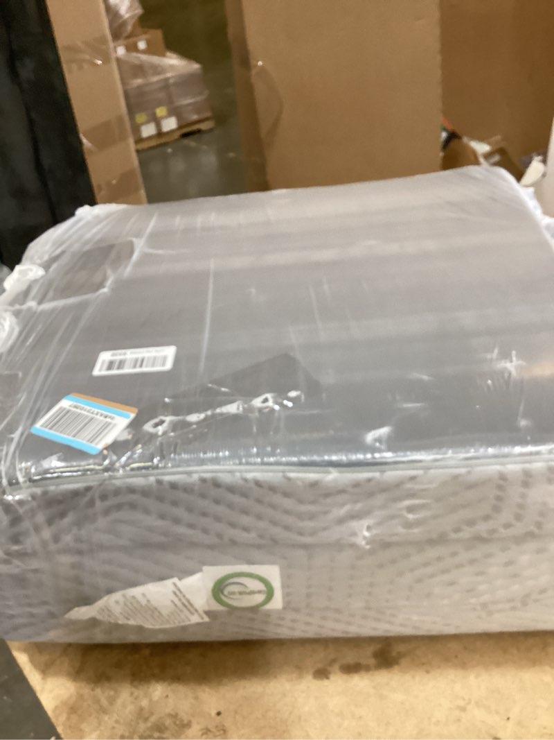 Condition photo showing New/Like New for mlily tri-fold memory foam mattress topper, 4 inch single folding mattress with collapsible and washable cover, travel and guest mat, 75"×25"×4", grey 4 inch small single