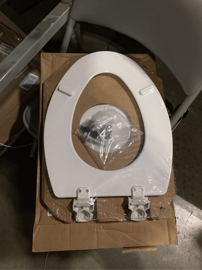Condition photo showing Good Condition for bemis 1500ec 390 lift-off wood elongated toilet seat, cotton white (pack of 1)