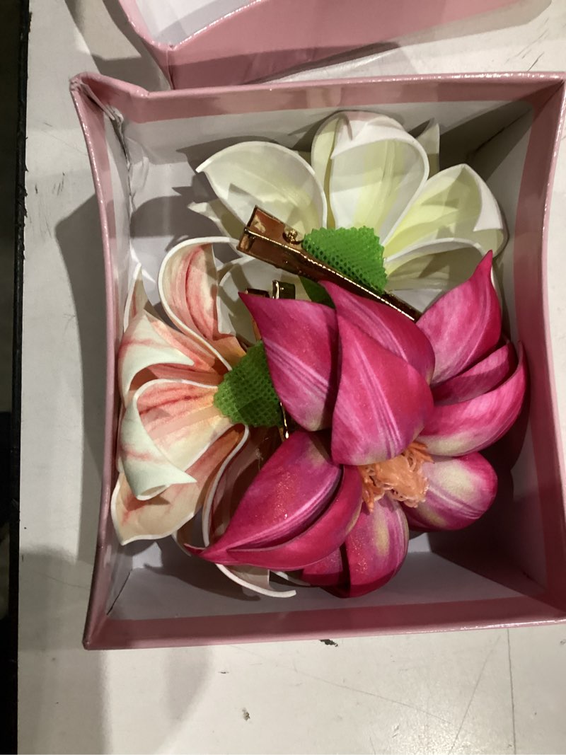 Condition photo showing Good Condition for molans 3pcs floral hair clips for women - spring summer flower bobby pins with non-slip grip, cute bridal hair accessories for girl pink/white/pink white gradient