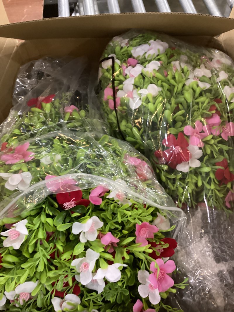 Set of 2 fake flower pots