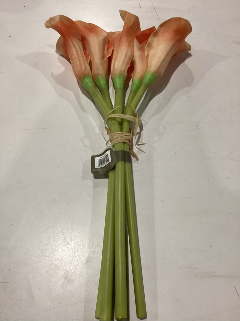 Condition photo showing New/Like New for elements mikasa artificial latex calla lily bouquet, lifelike look and feel, set of 5 5x3x18 inch