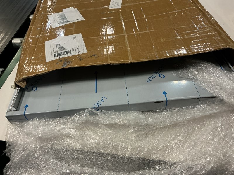 Condition photo showing Good Condition for morningro 1 pcs commercial deep fryer features a stainless steel inner lid measuring 28.15"l x 20.31"w to prevent spills, making it suitable for commercial kitchens and fast-food restaurants 1 26.89"l x 20.31"w
