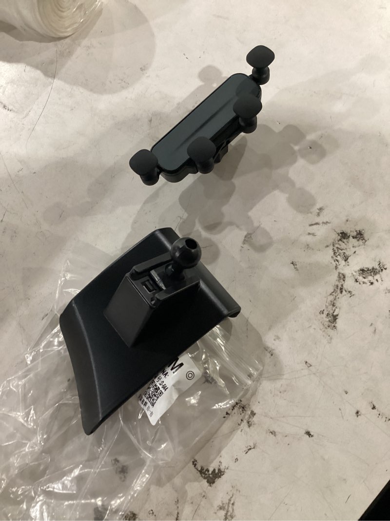 Condition photo showing Good Condition for car phone holder for porsche cayenne 2024 2025 2026 2027 coupe turbo gt plug-in hybrid auto accessories interior decoration mobile cell phone mount bracket