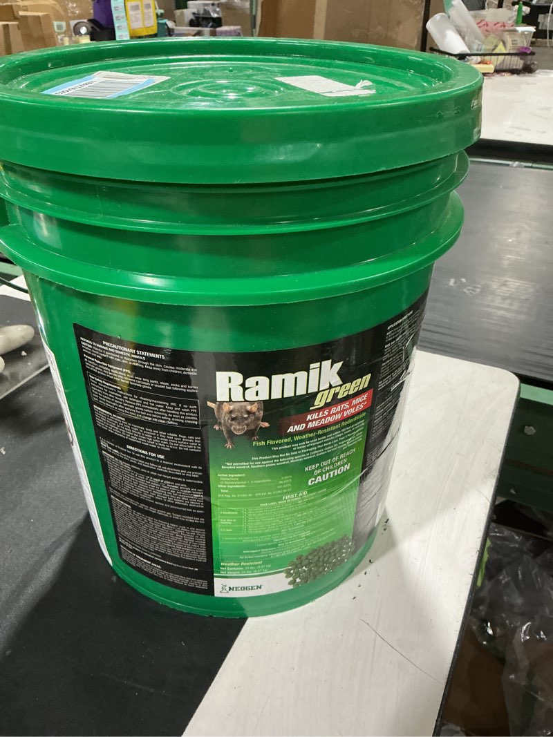 Condition photo showing New/Like New for neogen 116300 ramik green fish flavored weather resistant rodenticide bait nuggets, 20-pound bucket (b075cnjdhj)