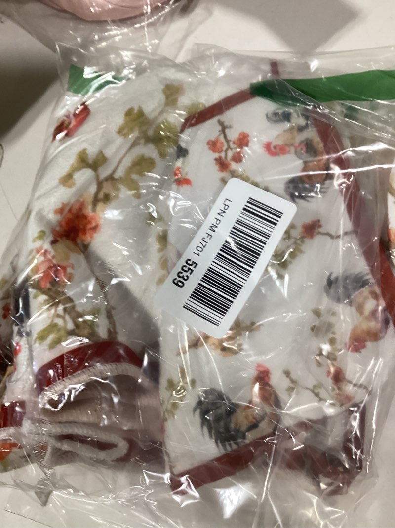 Condition photo showing Good Condition for Bencailor 6 Pcs Rooster Kitchen Towels Pot Holders and Oven Mitts Set Chicken Dish Towel Farm Heat Resistant Oven Gloves for Summer Kitchen Decor Cooking Baking Grilling, Red Red Rooster