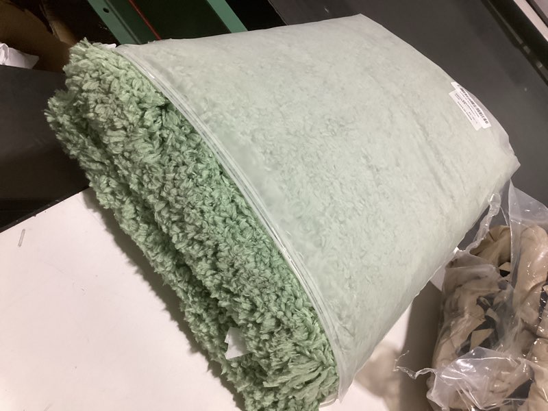Condition photo showing Good Condition for MIULEE Sage Green Bathroom Rugs Set 2 Piece, Soft Absorbent Microfiber Large Bath Mat Set, Non Slip Quick Dry Machine Washable Plush Shaggy Bath Rugs for Bathroom Floor, Tub and Shower, 24X36 inches 24''x36'' Sage Green