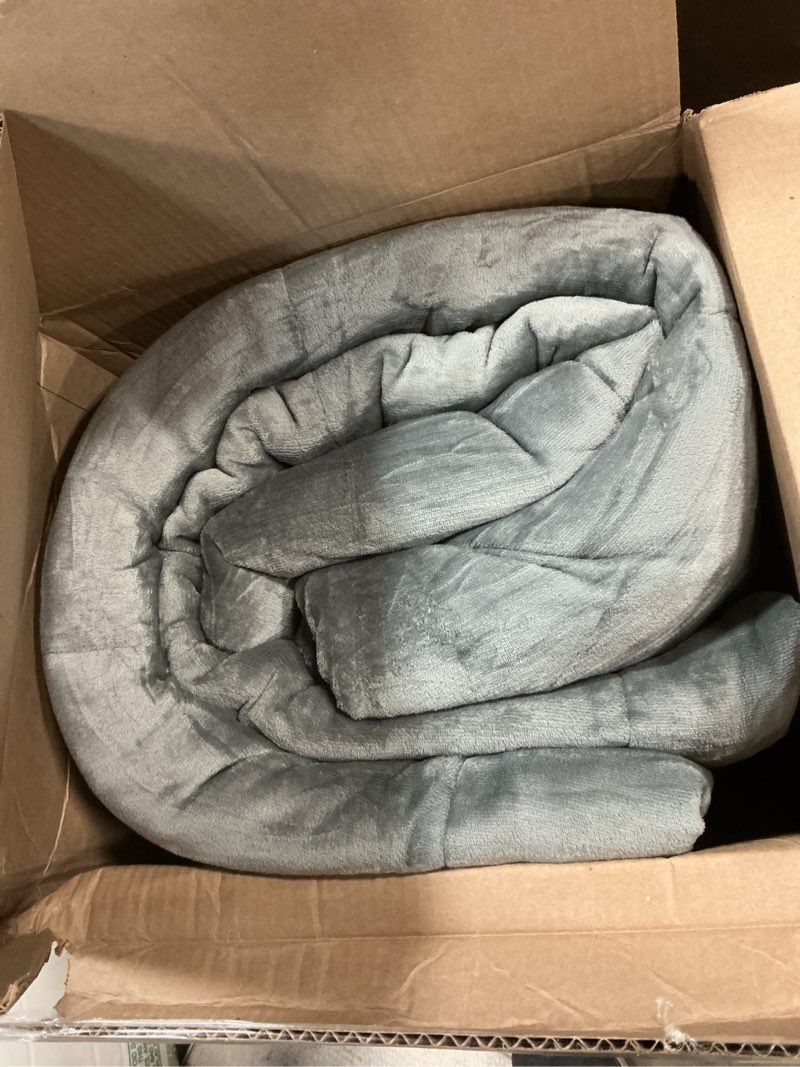 Condition photo showing Good Condition for oversized king plus comforter duvet insert 120"x128" - plush fluffy heavy winter flannel, extra large super king size breathable microfiber with 8 corner tabs, all seasons warm bedding (grey) winter edition - gray oversized king plus(120''x128'')