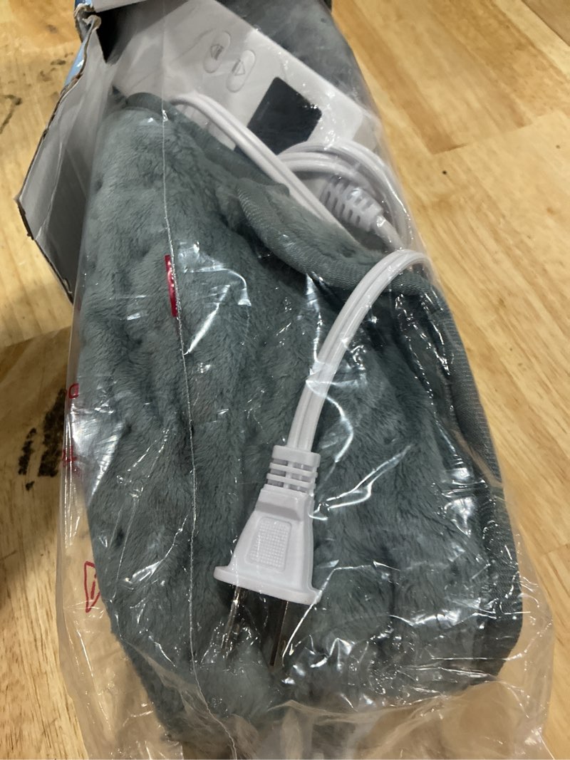 Condition photo showing New/Like New for xxl heating pad for back pain relief, large heating pads mothers day gifts for mom wife grandma dad husband birthday christmas, heat pad for women/period cramps/legs/shoulder/feet w/auto shut off 20"x24" sage green