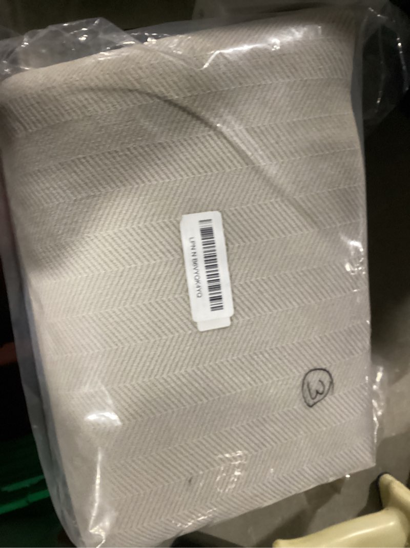 Condition photo showing New/Like New for Chenille Sectional Sofa Covers - Washable Dog-friendly Herringbone Couch Covers for L-shaped Sofa (Beige White, 36"x 63") 1pc/36"x 63"/Rectangular Beige White