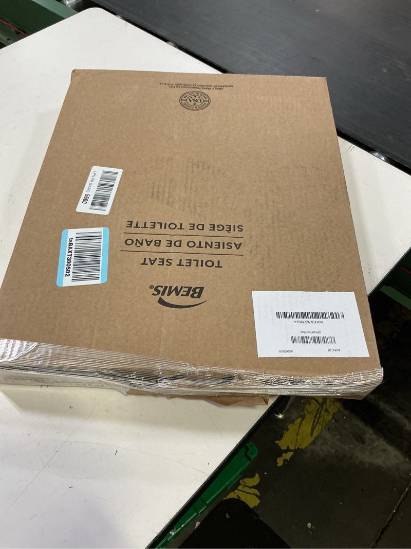 Condition photo showing Good Condition for bemis 500ec 390 toilet seat with easy clean & change hinges, 1 pack round, cotton white