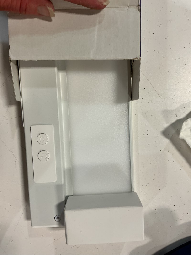 Condition photo showing New/Like New for ge 12" undercabinet light fixture