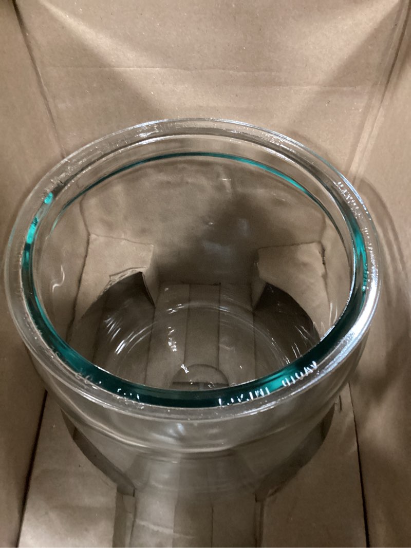 Condition photo showing Good Condition for incomplete  anchor hocking heritage hill glass jar with lid, 2 gallon capacity, with 2 chalkboard labels and chalk 2 gallon, set of 1