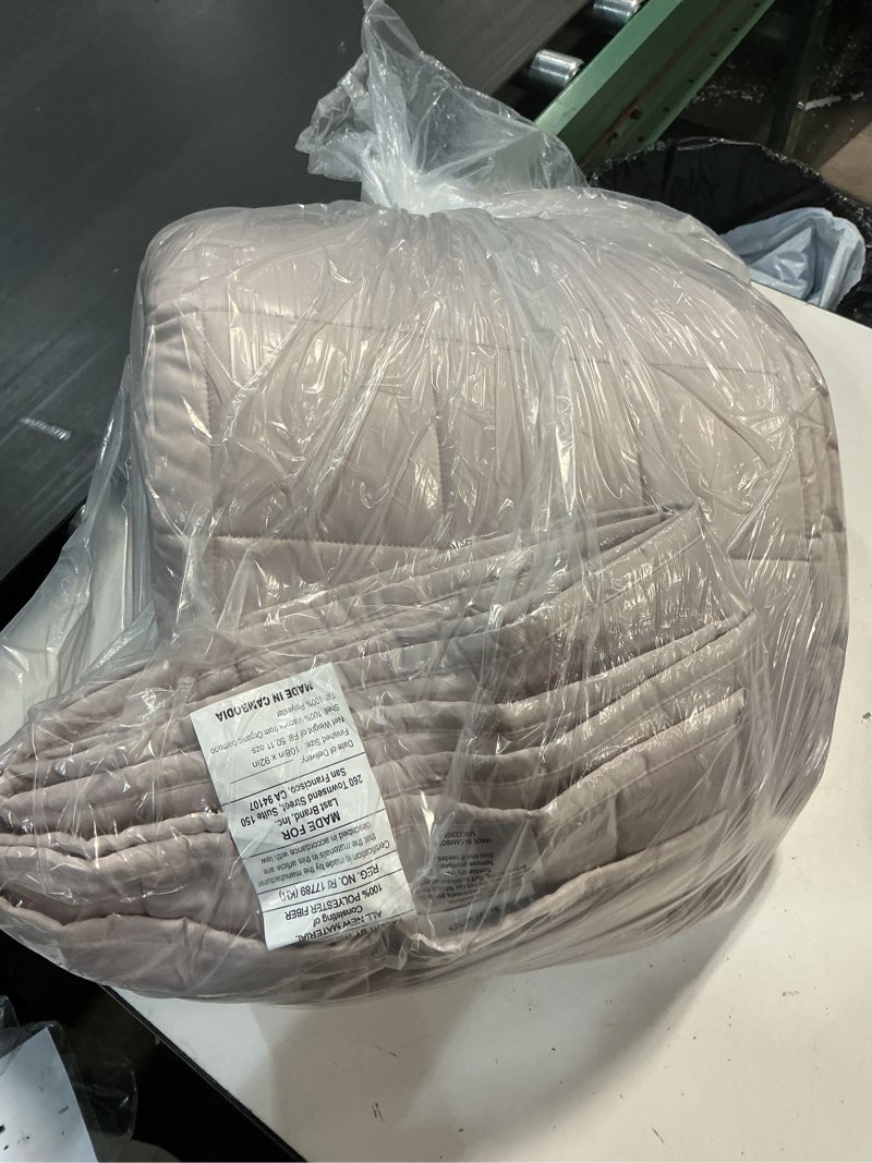 Condition photo showing Good Condition for quince european linen box quilt king size in dusty mauve