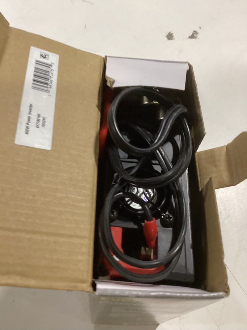 Condition photo showing Good Condition for everstart 400w inverter