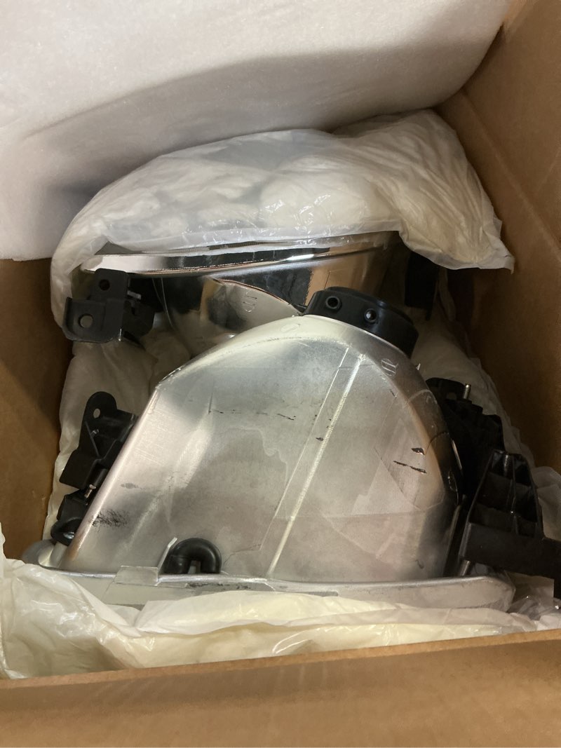 Condition photo showing Good Condition for headlights assembly compatible with toyota 2000 2001 2002 2003 2004 tundra regular/access cab headlamps, oe-style replacement for 81150-0c010 81110-0c010, chrome housing chrome headlights
