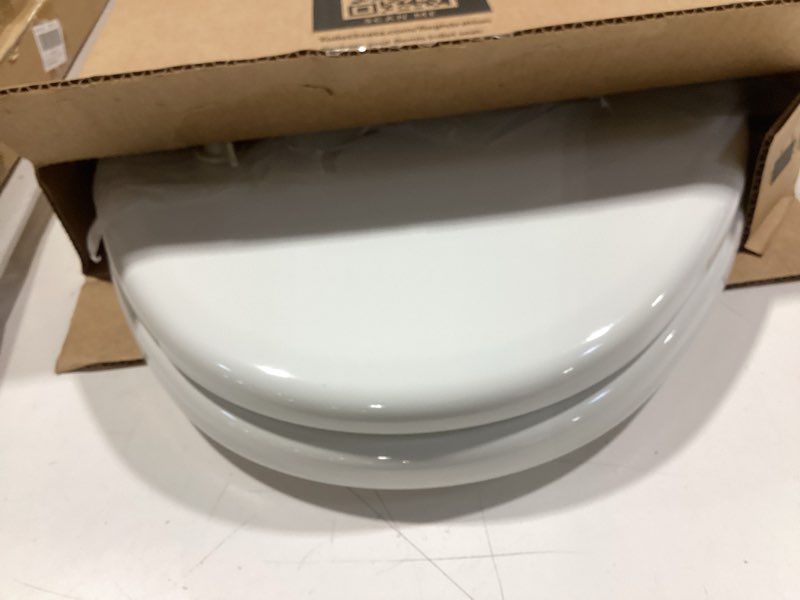 Condition photo showing Good Condition for mayfair linden slow close toilet seat, non slip heavy duty wood, easy install, elongated, white