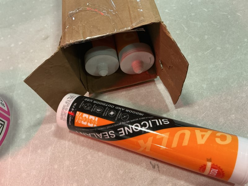 Condition photo showing Good Condition for welluck gray silicone caulk, 100% waterproof silicone sealant adhesive caulking,for rv, kitchen,bathroom, window, door, glass,10.2fl.oz/300ml?4 pack? 4 pack gray