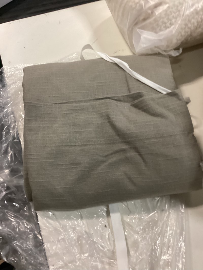 Condition photo showing Good Condition for cotton slub room darkening curtain - single panel color: cloud size: 48x84
